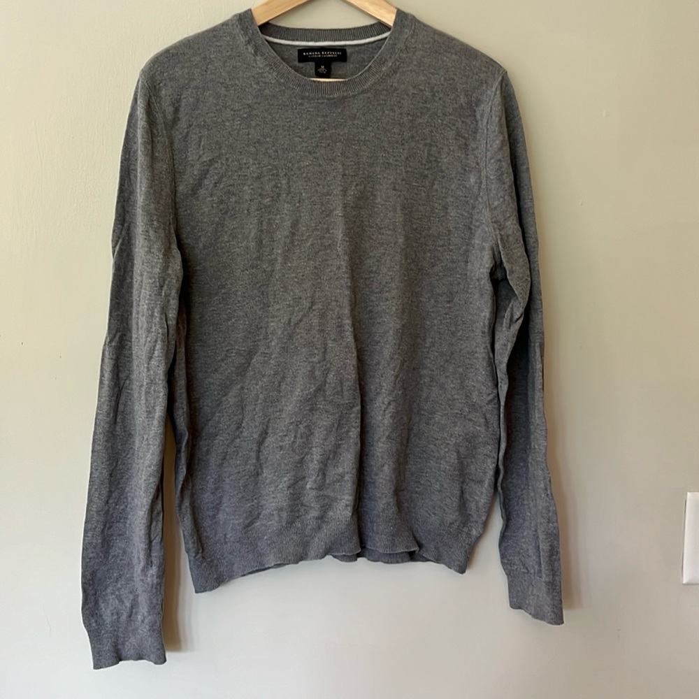 Long sleeve, cotton/cashmere sweatshirt, men’s Medium. Small stain on back